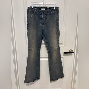 FREE PEOPLE- We the Free Womens 33” flare jeans